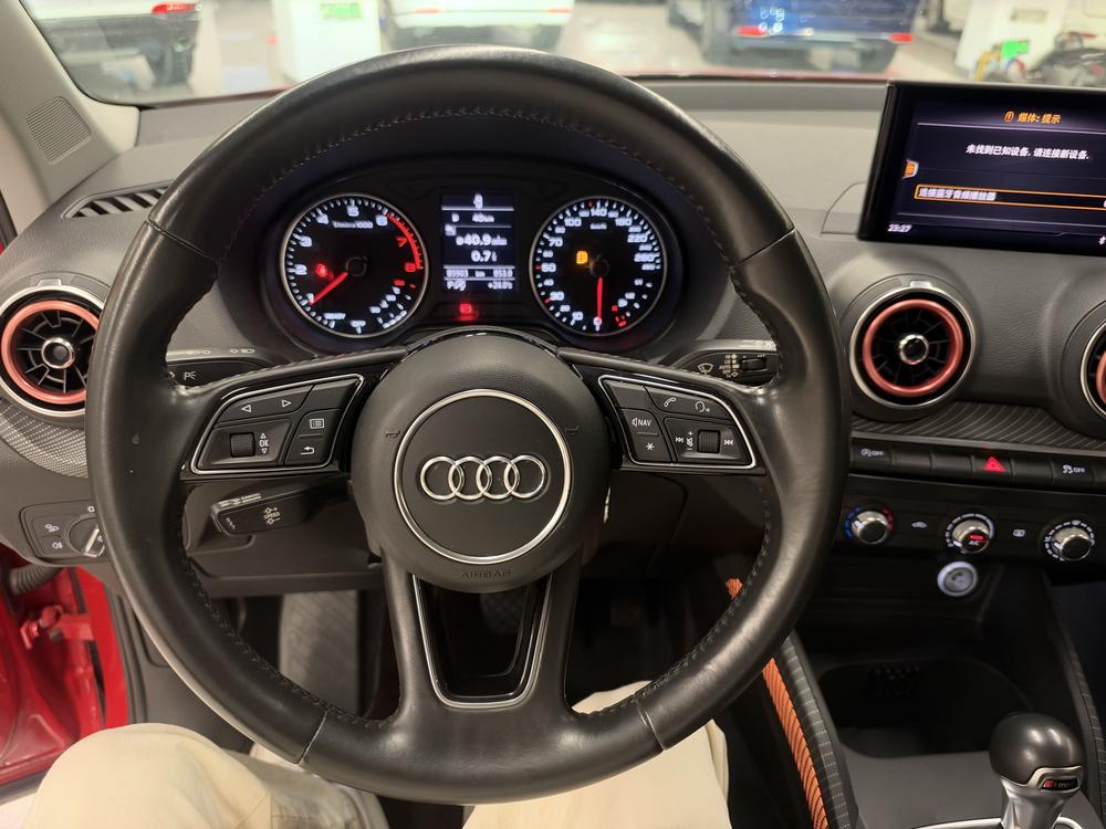 Audi Audi Q2L
