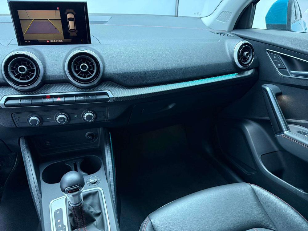 Audi Audi Q2L