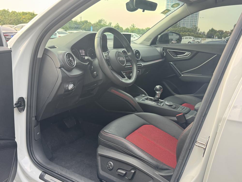 Audi Audi Q2L