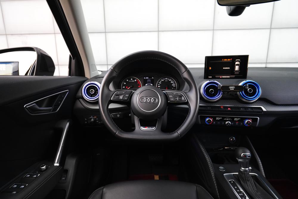 Audi Audi Q2L