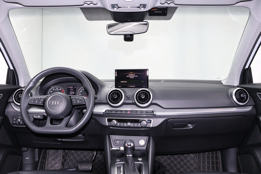 Audi Audi Q2L