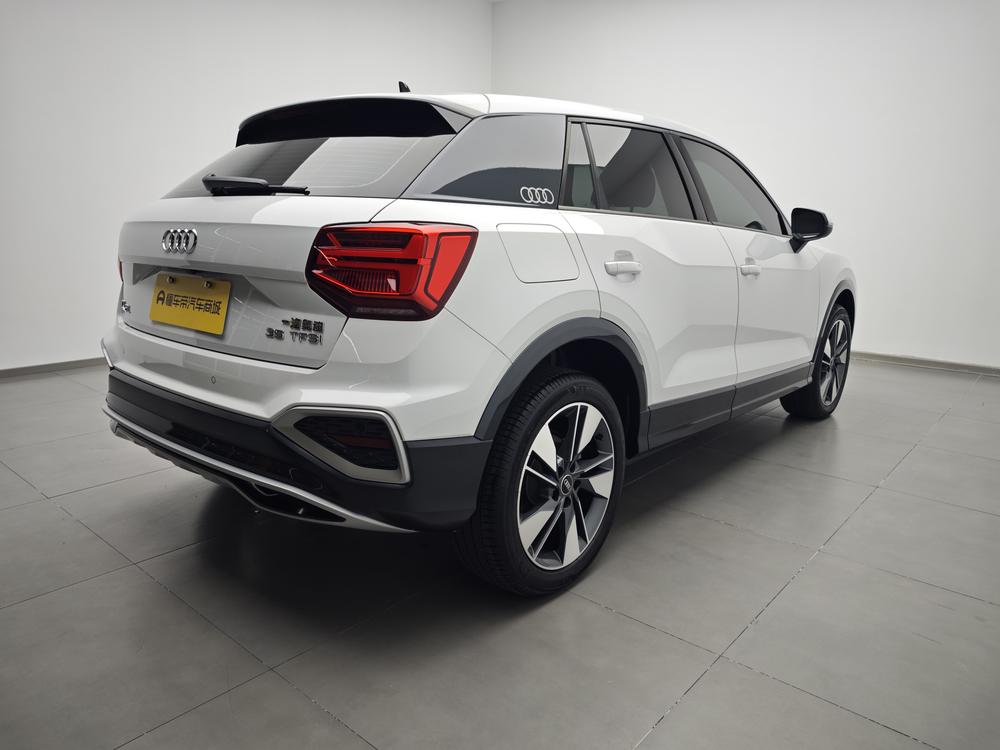 Audi Audi Q2L