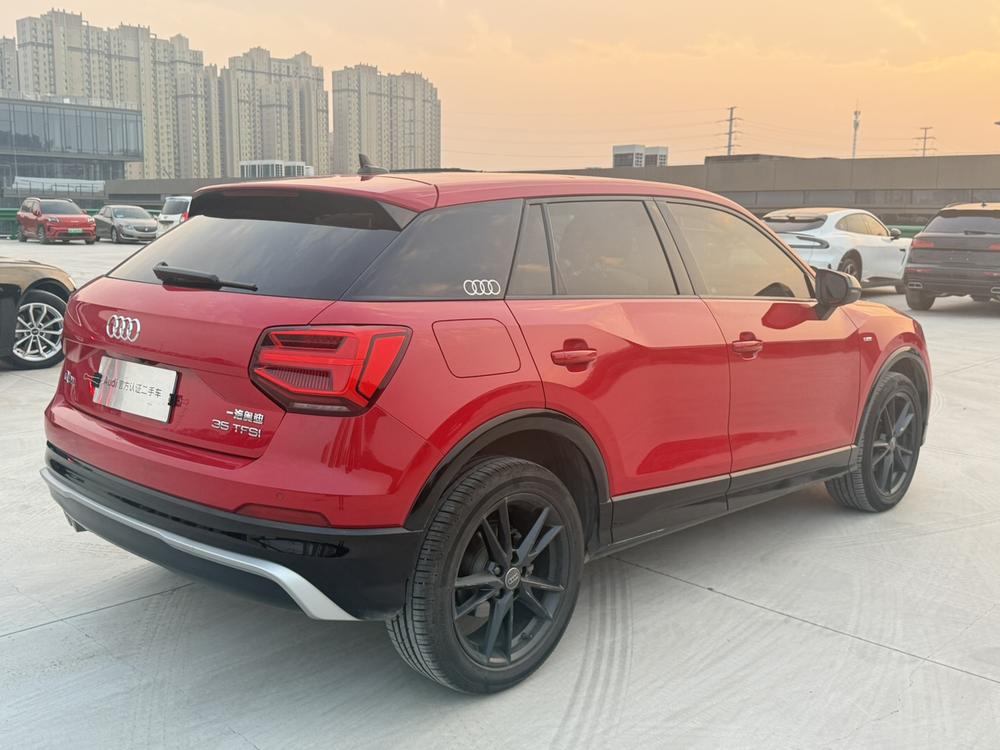 Audi Audi Q2L