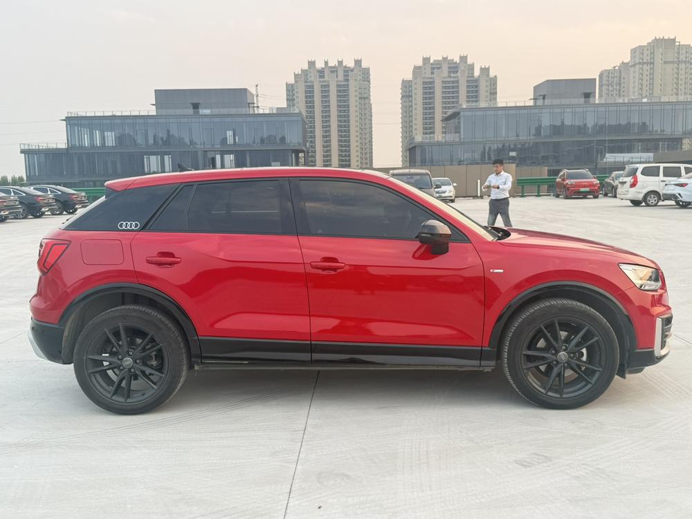 Audi Audi Q2L