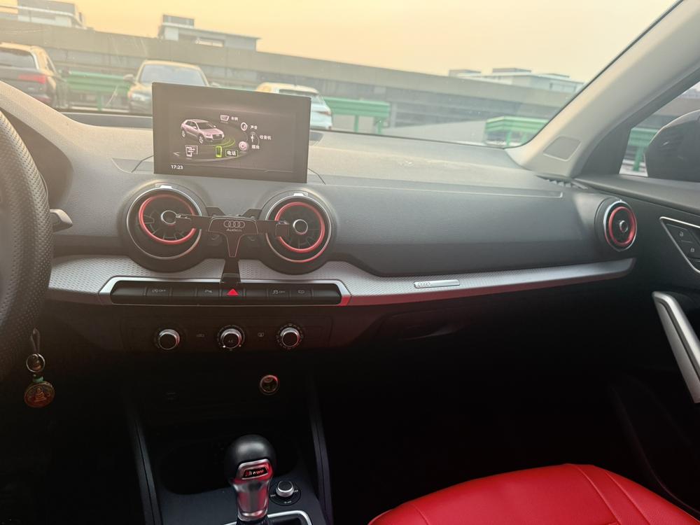 Audi Audi Q2L