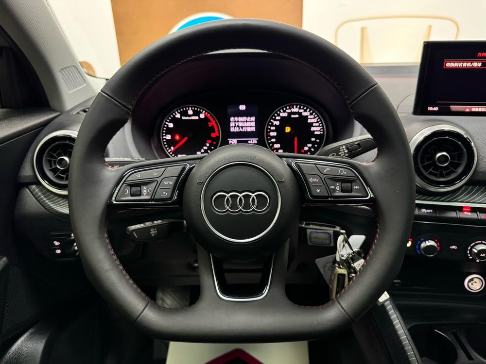 Audi Audi Q2L