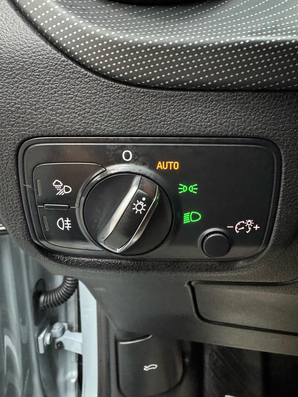 Audi Audi Q2L