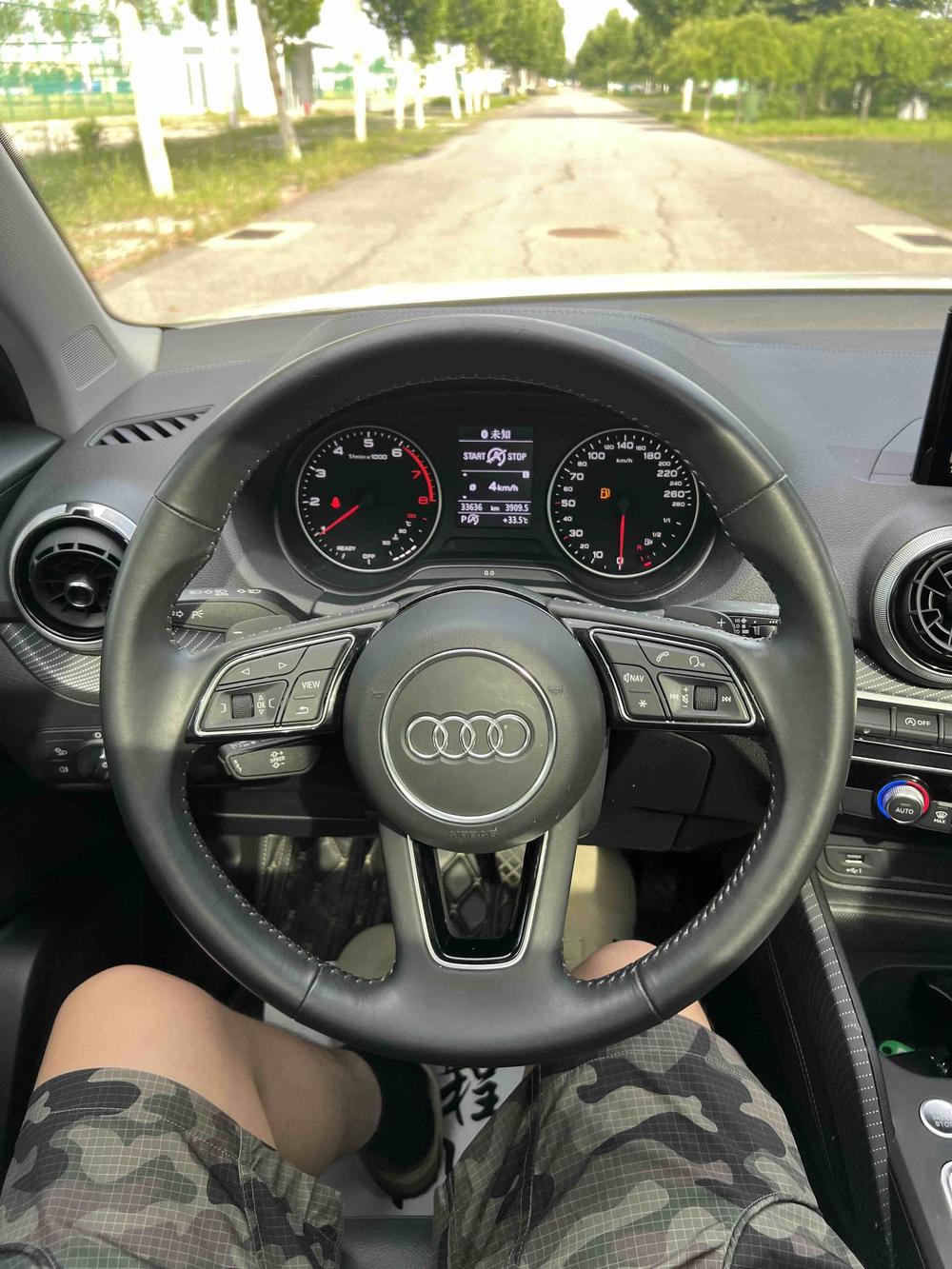 Audi Audi Q2L