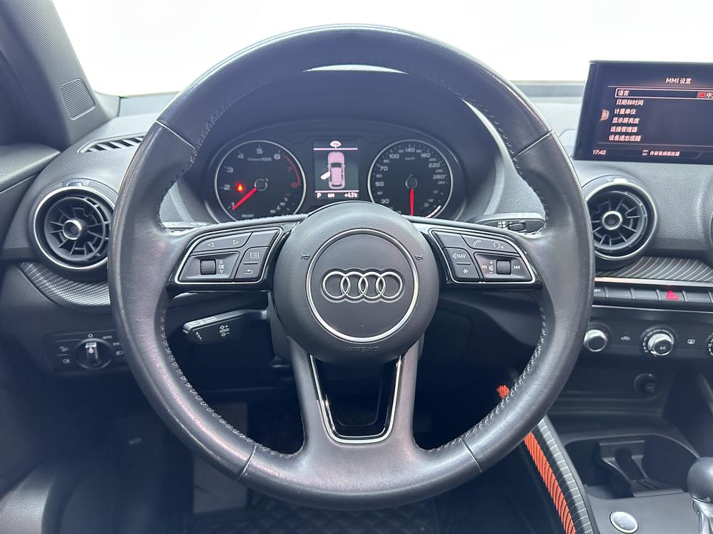 Audi Audi Q2L