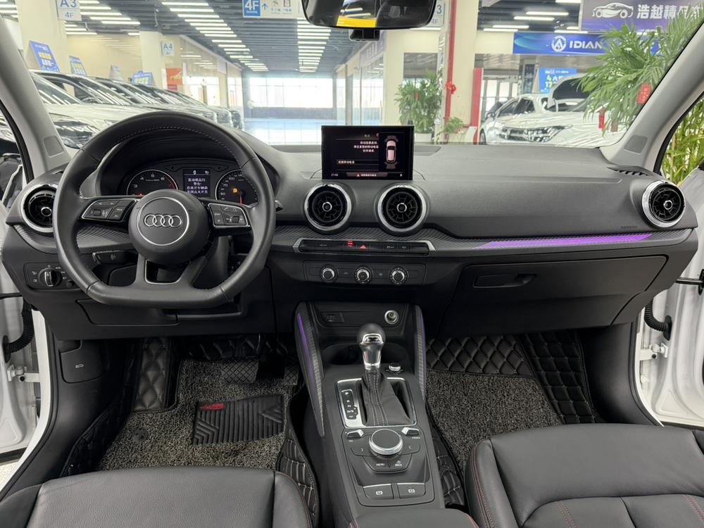 Audi Audi Q2L