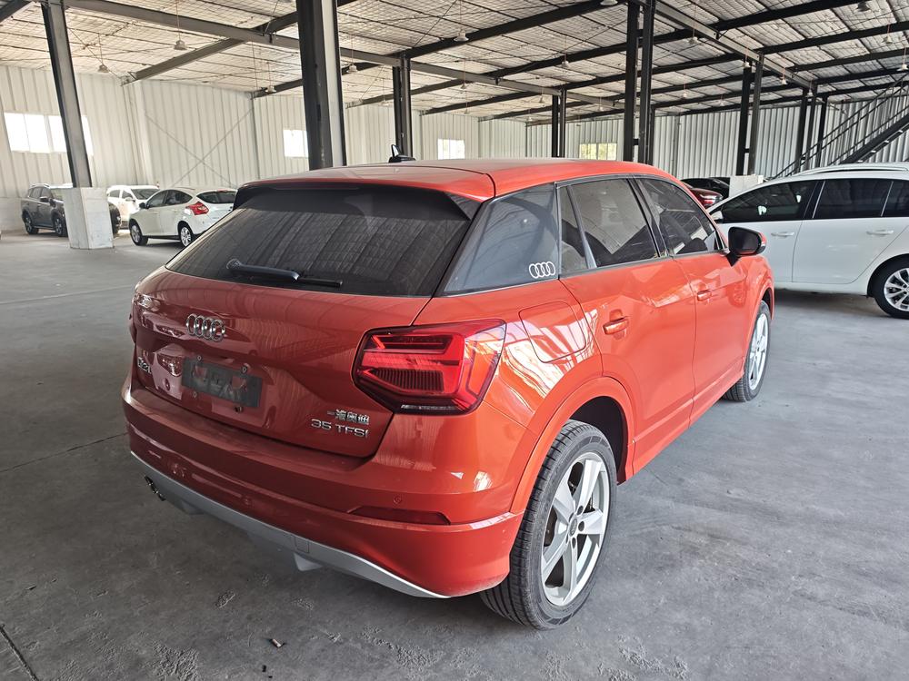 Audi Audi Q2L
