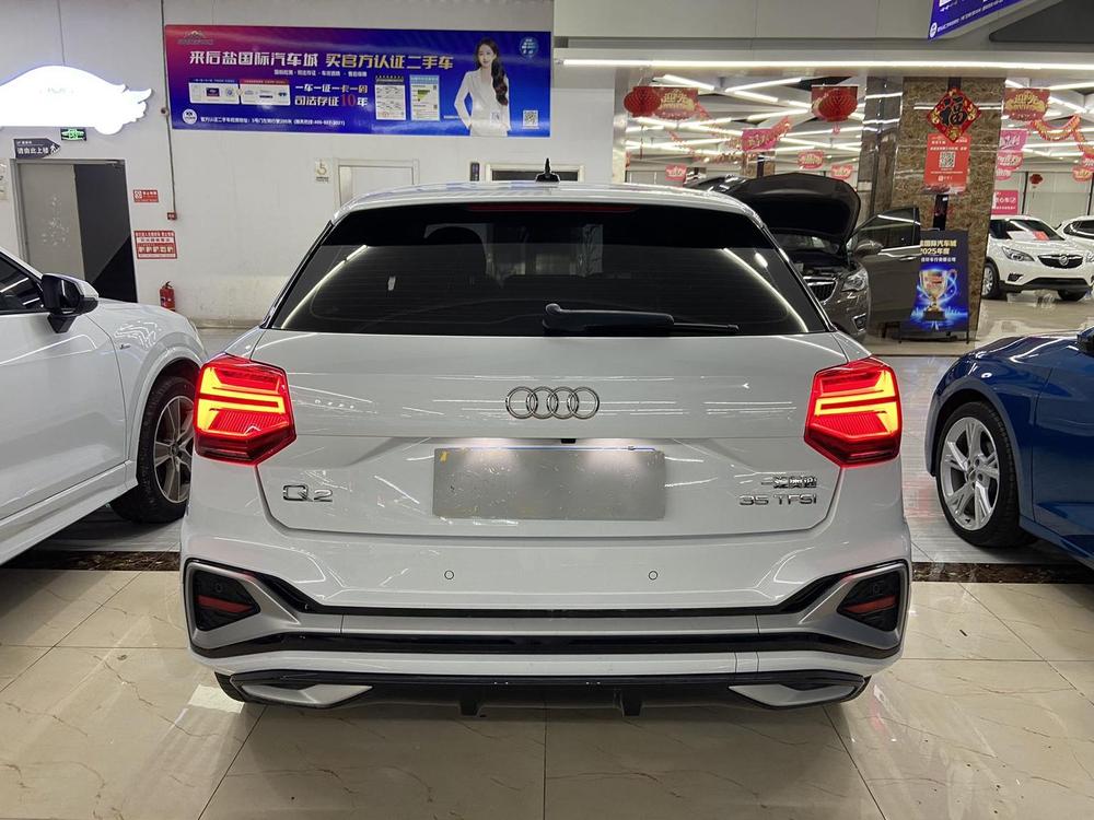 Audi Audi Q2L