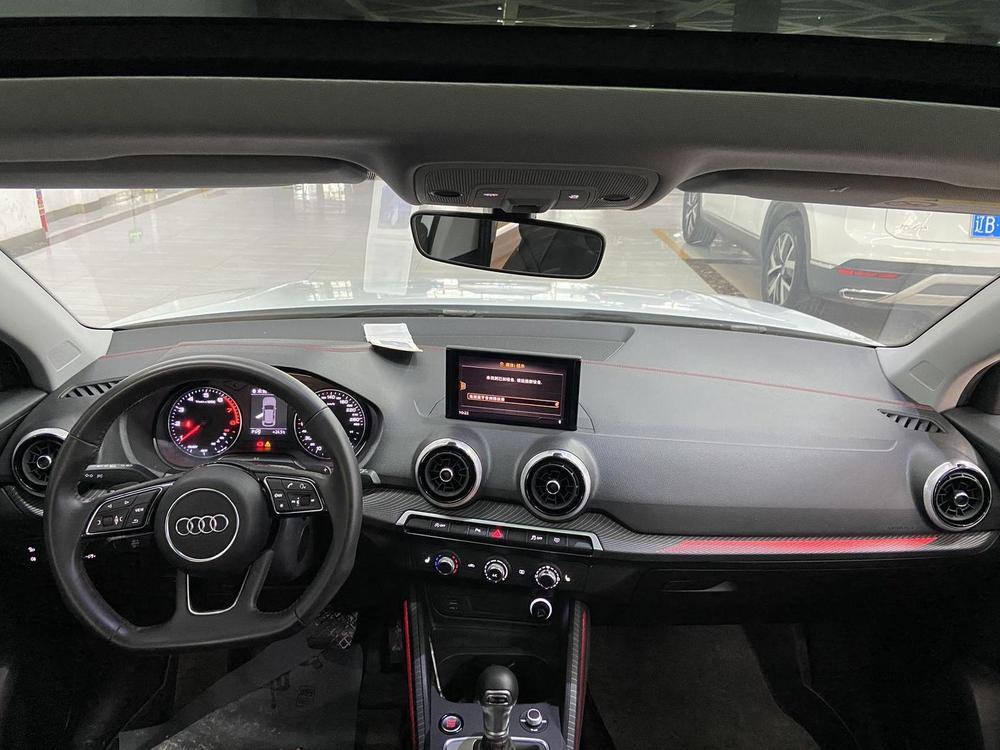 Audi Audi Q2L