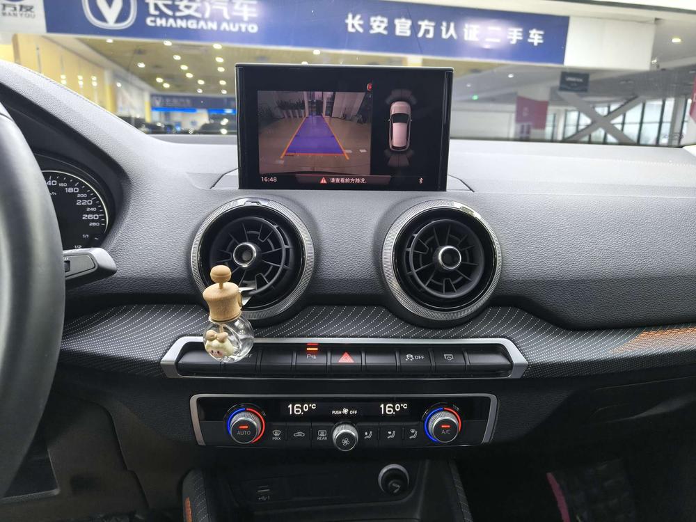 Audi Audi Q2L