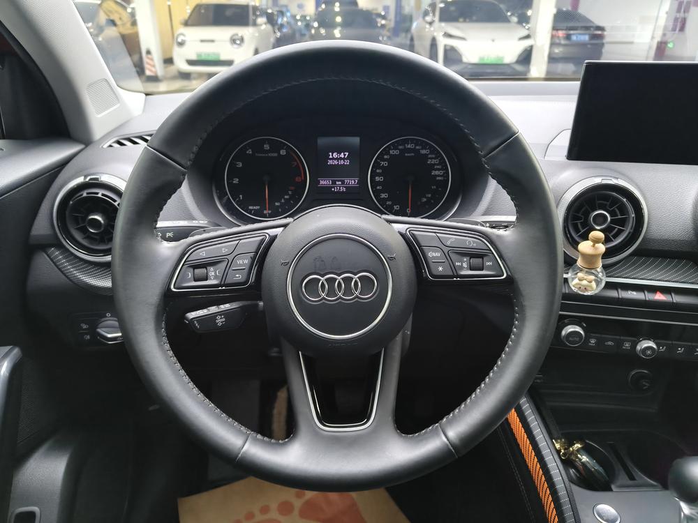 Audi Audi Q2L