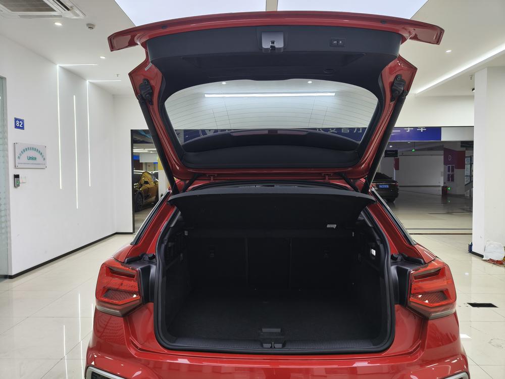 Audi Audi Q2L