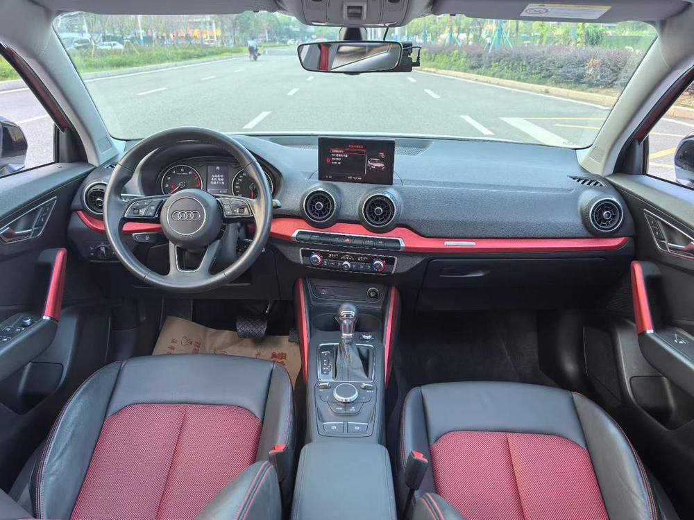 Audi Audi Q2L