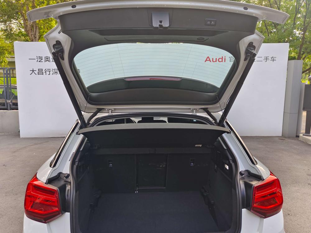 Audi Audi Q2L