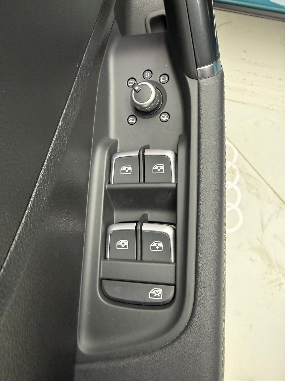 Audi Audi Q2L