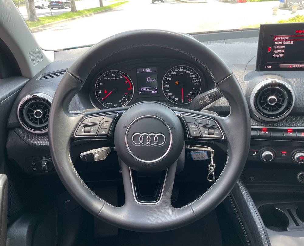 Audi Audi Q2L