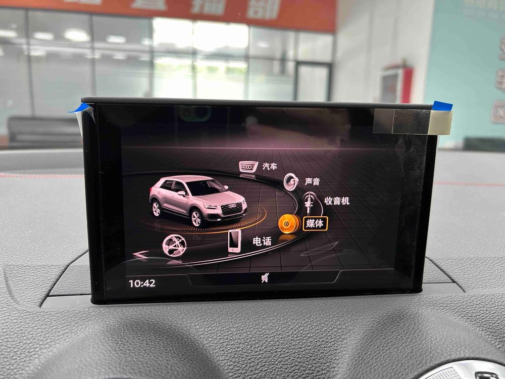 Audi Audi Q2L