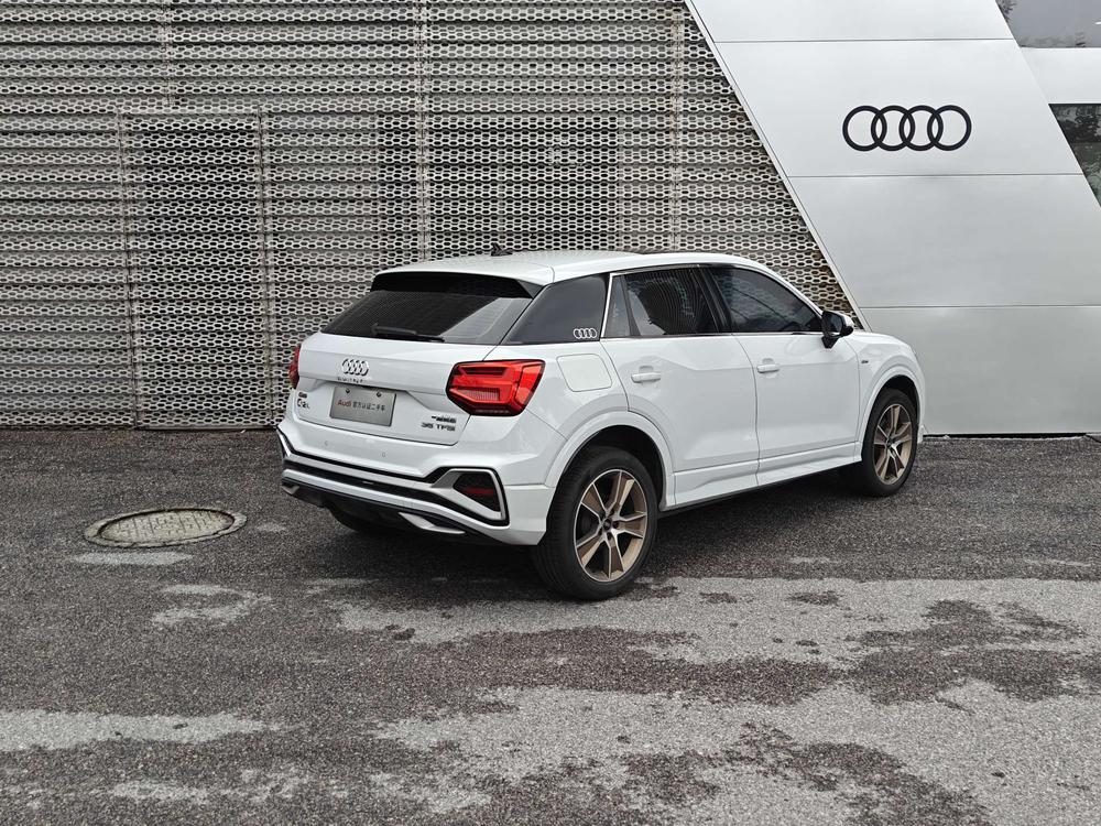 Audi Audi Q2L