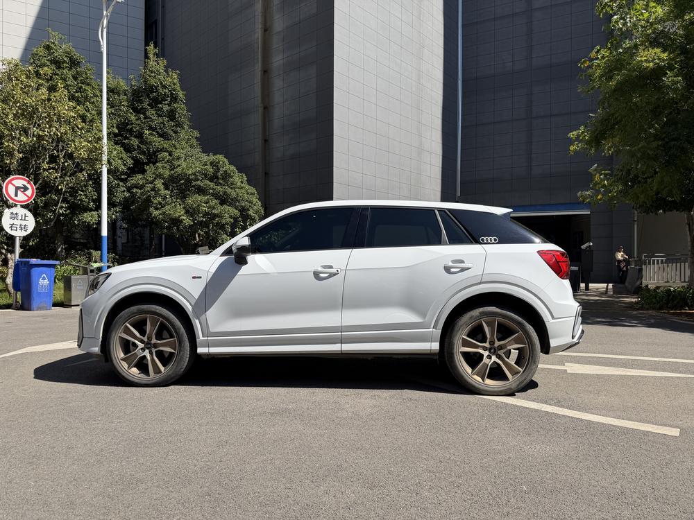 Audi Audi Q2L