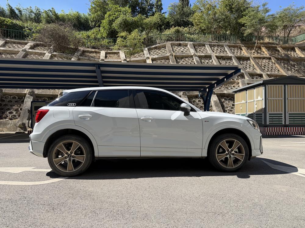 Audi Audi Q2L