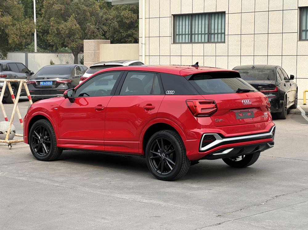 Audi Audi Q2L