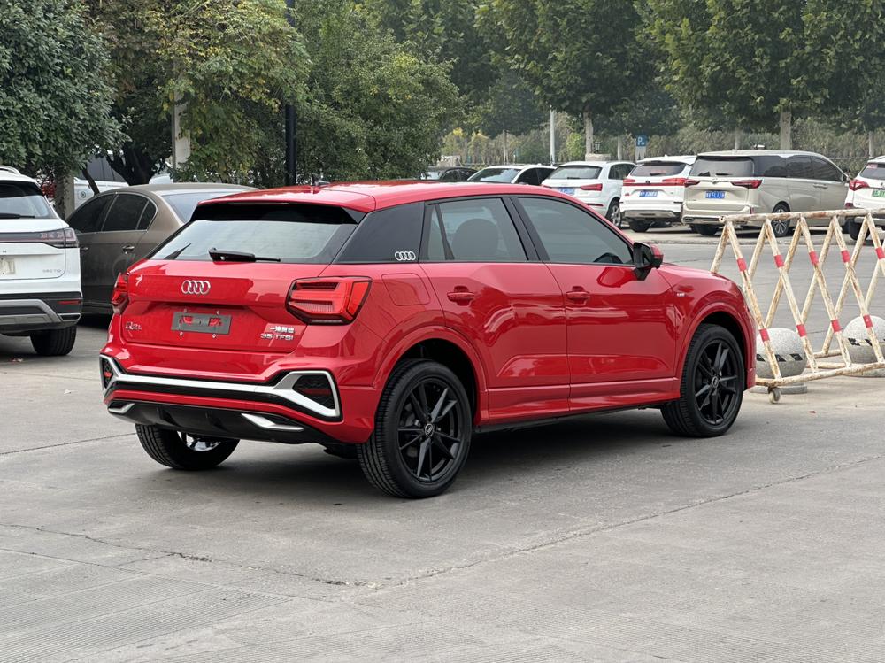 Audi Audi Q2L