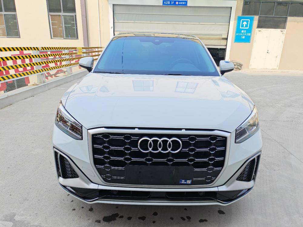 Audi Audi Q2L