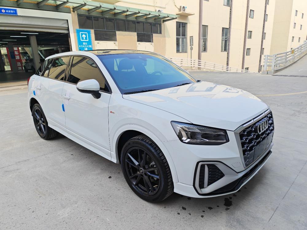 Audi Audi Q2L