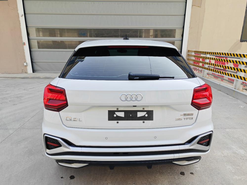 Audi Audi Q2L