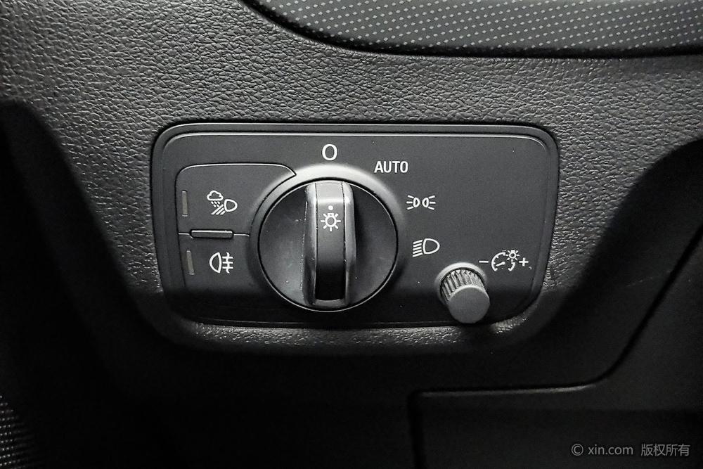 Audi Audi Q2L