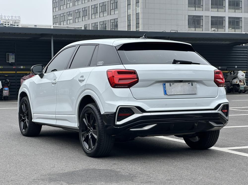 Audi Audi Q2L