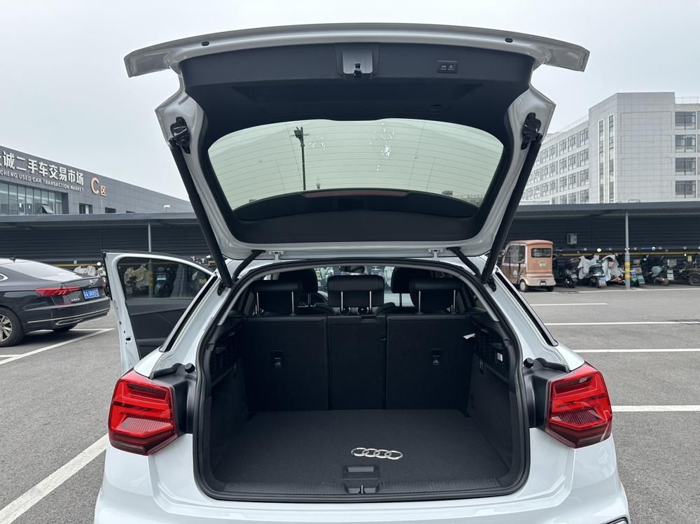 Audi Audi Q2L