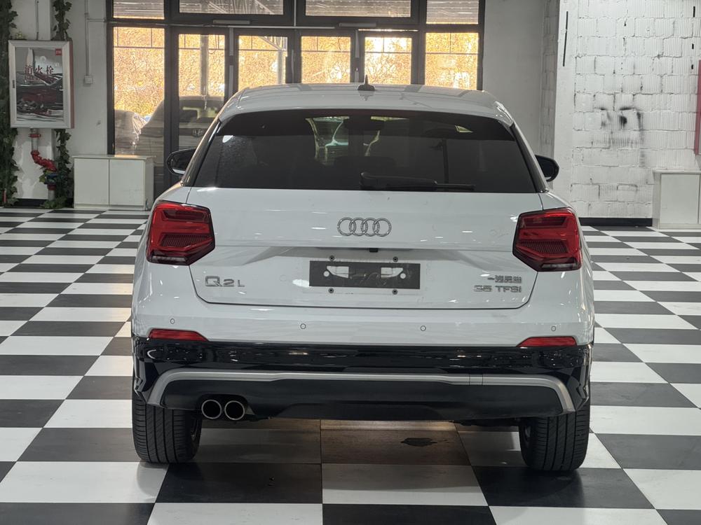 Audi Audi Q2L