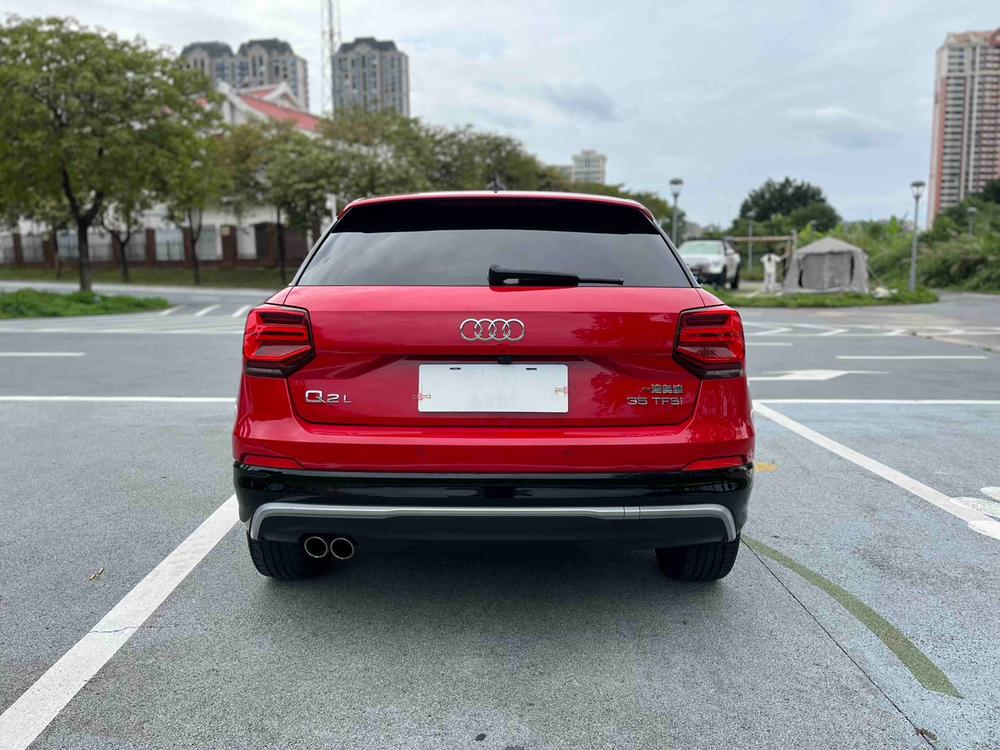 Audi Audi Q2L