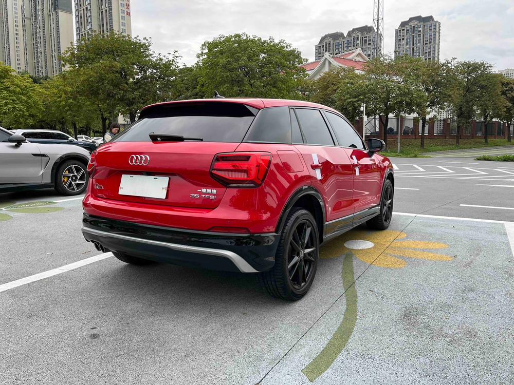 Audi Audi Q2L
