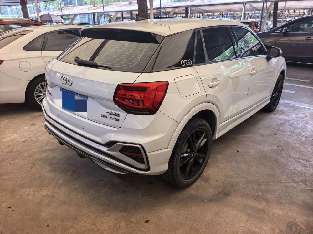 Audi Audi Q2L