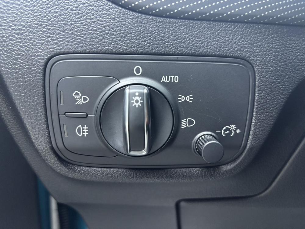 Audi Audi Q2L