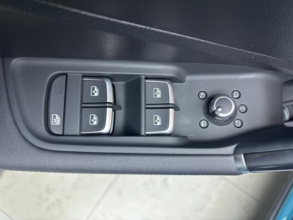 Audi Audi Q2L