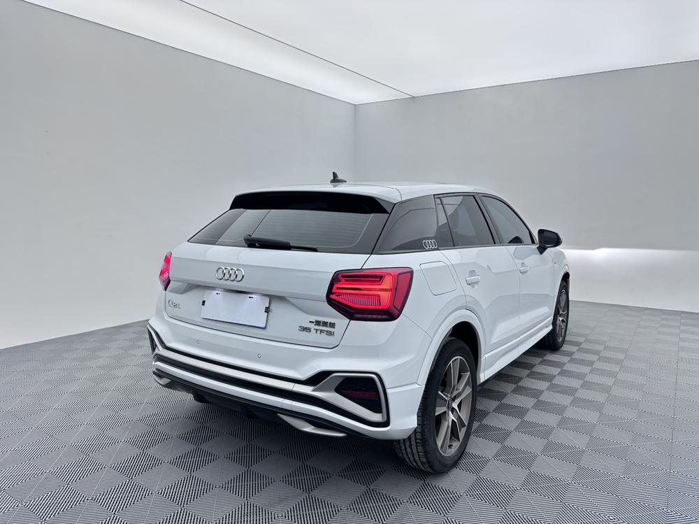 Audi Audi Q2L