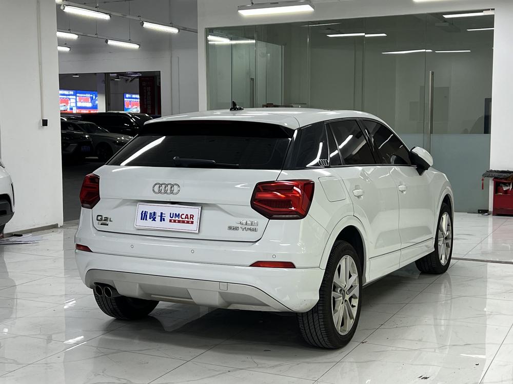 Audi Audi Q2L