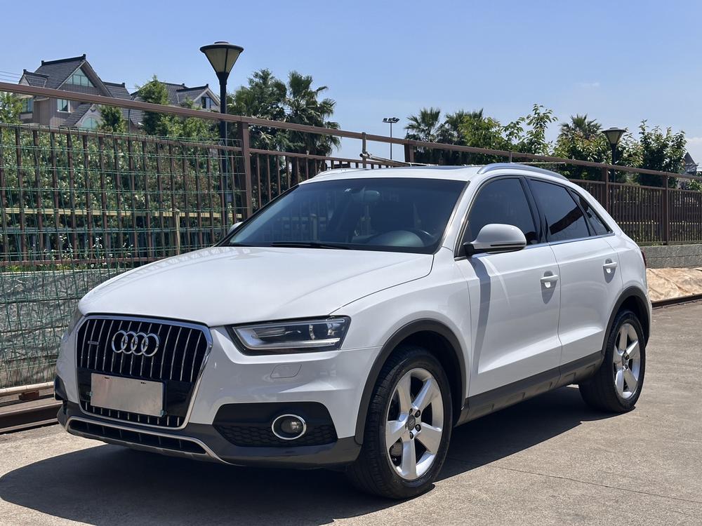 Audi Audi Q3 (Import)