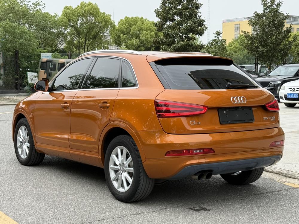 Audi Audi Q3 (Import)