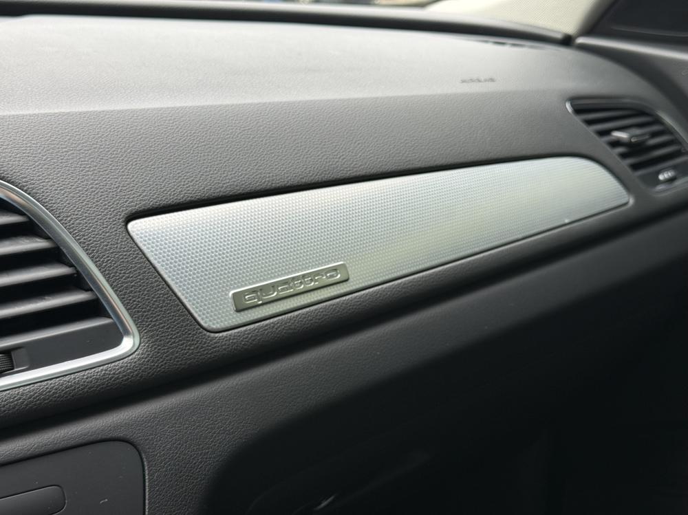 Audi Audi Q3 (Import)