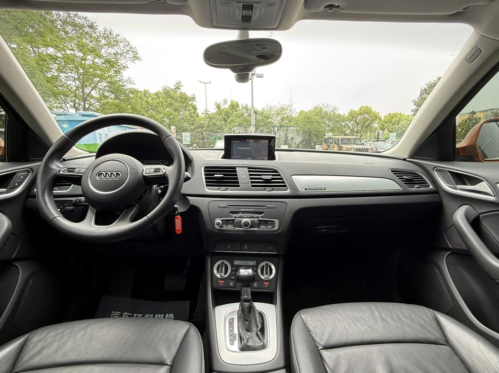 Audi Audi Q3 (Import)