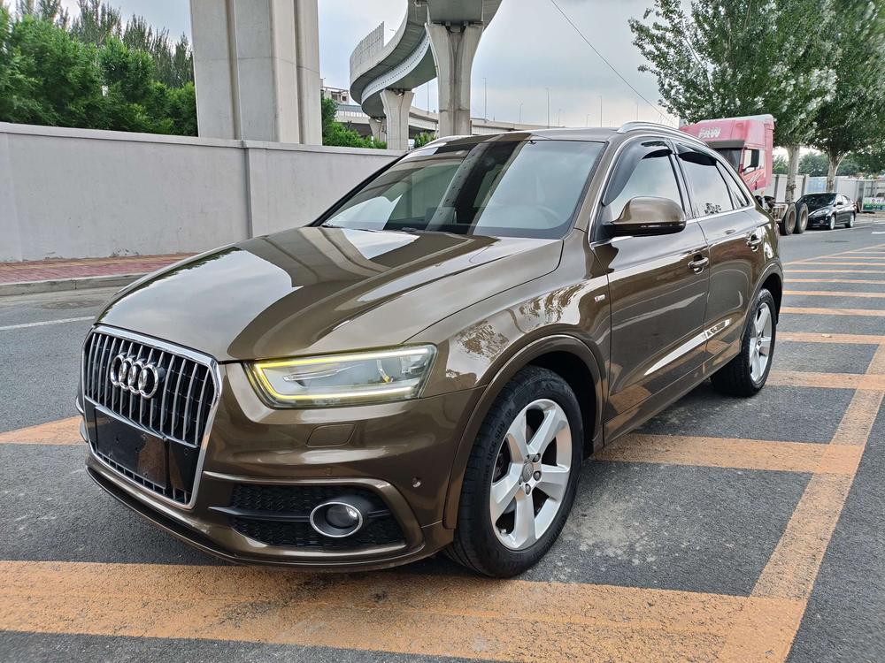 Audi Audi Q3 (Import)
