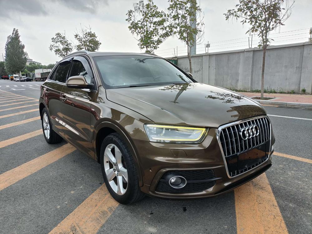 Audi Audi Q3 (Import)